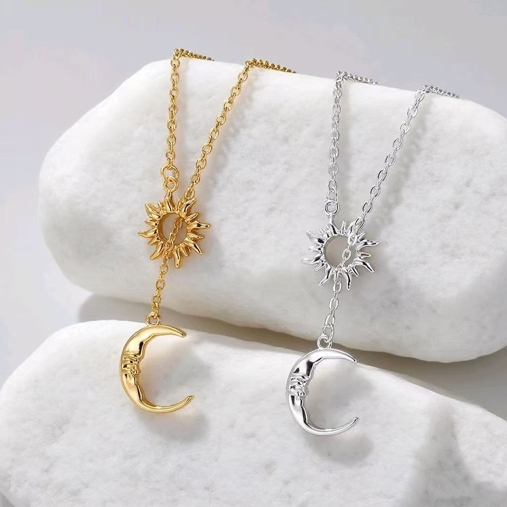 Vintage Sun & Moon Face Split Collarbone Necklace, S925 Silver Sun Crescent Face Pendant Chain, Gold & Silver Two-Tone Niche Jewelry