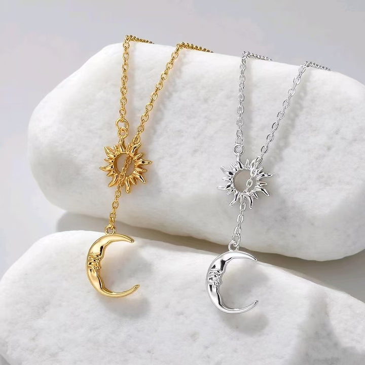 Vintage Sun & Moon Face Split Collarbone Necklace, S925 Silver Sun Crescent Face Pendant Chain, Gold & Silver Two-Tone Niche Jewelry
