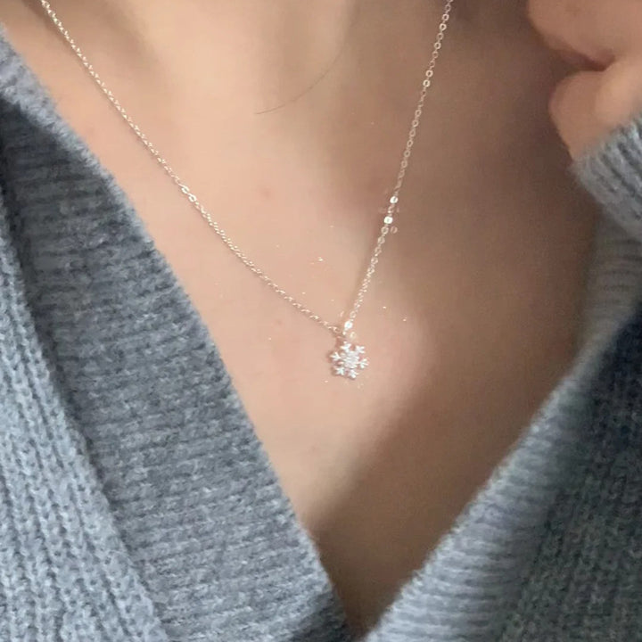 Snowflake Pendant Necklace (Silver-Tone Delicate Choker)