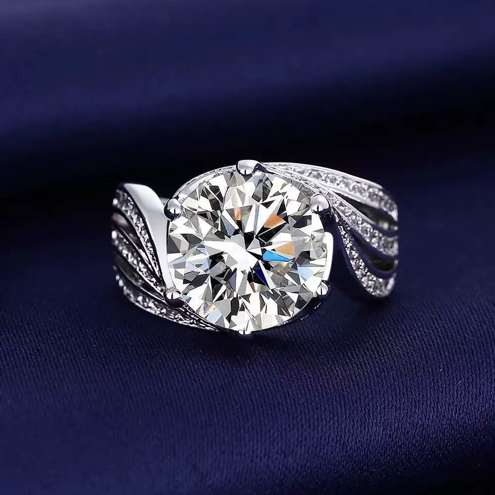 Six-Prong Center Stone Triple Row Pave Ring (Light Luxury Proposal & Engagement Band)