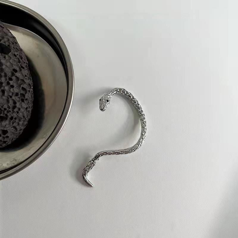 925 Sterling Silver Minimalist Niche Snake Earrings - Snake-Shaped Ear Hooks (Ear Piercing Required)
