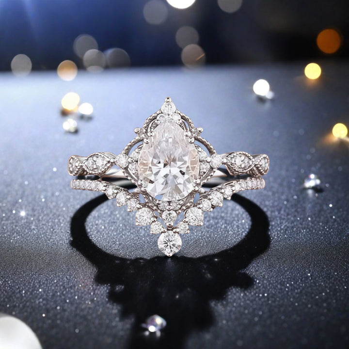 Vintage Lace Pear-Cut Center Stone Stackable Ring Set (Light Luxury Niche Romantic Band Set)