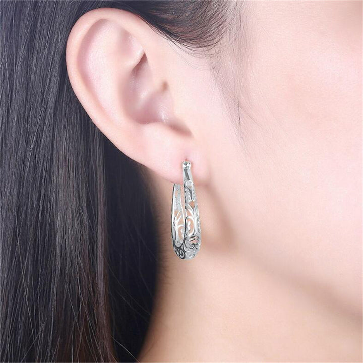 Vintage Hollow Heart Vine Oval Hoop Earrings, European Court Pattern Leverback Classic Earrings for Women