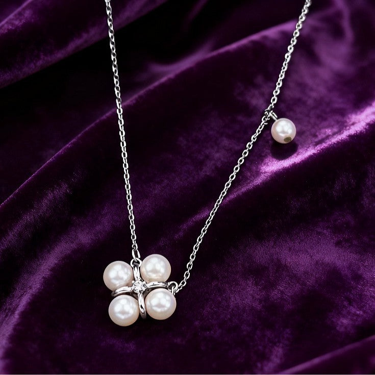 Lucky Four-Leaf Clover Pearl Necklace – Elegant Luxury Style Choker for Women