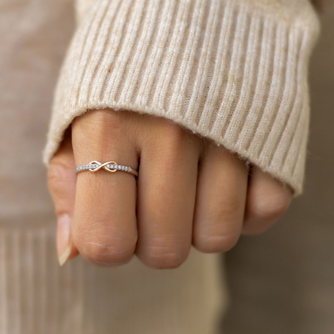 Infinite Love Symbol Ring (Light Luxury Niche Confession Style)