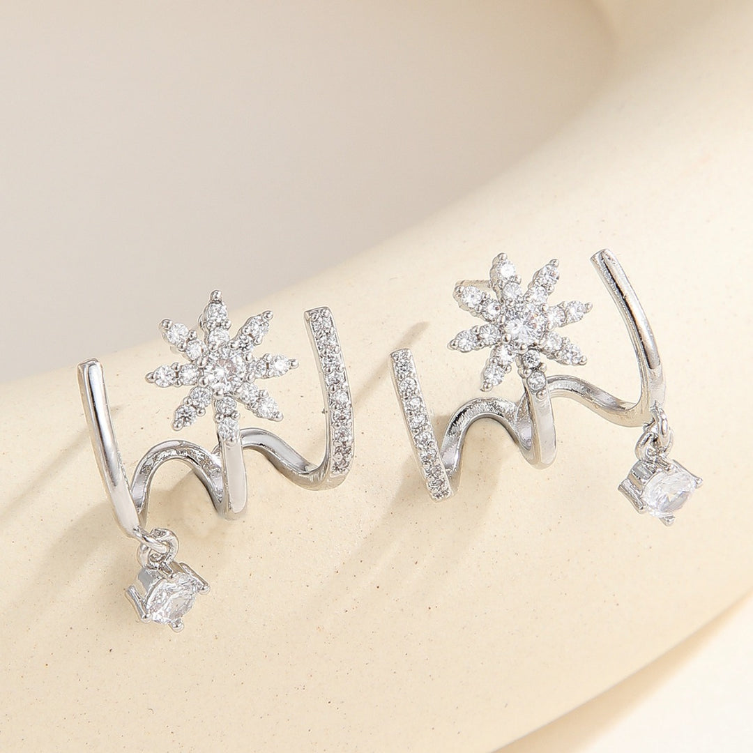 Snowflake Micro-Diamond Three-Prong Earrings (Sweet Vitality Luxury Style)