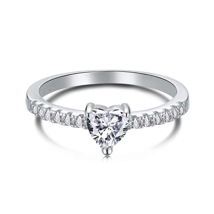 Heart-Shaped Center Diamond Micro-Diamond Ring (Romantic Luxury Ritual Style)