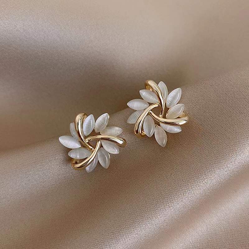 S925 Sterling Silver French-Style Cat's Eye Flower Earrings for Women