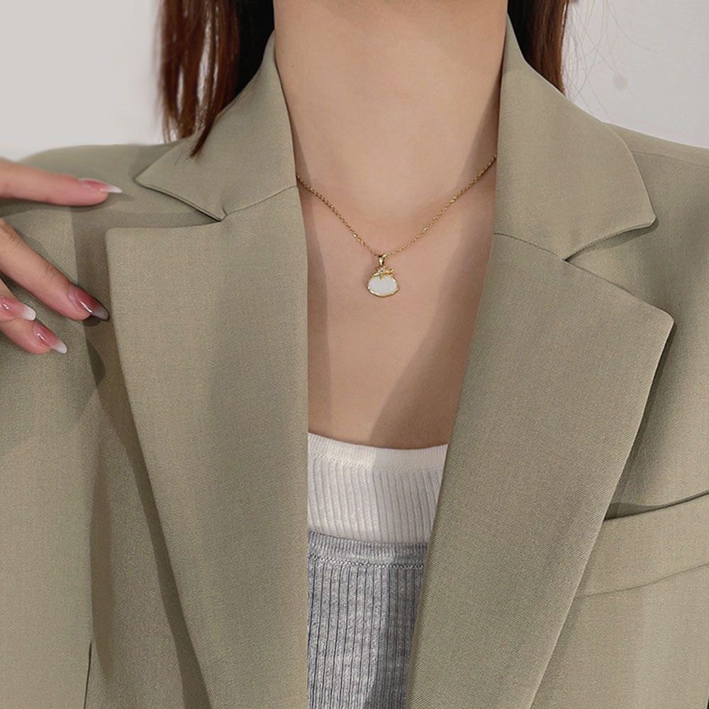 Gold-Plated Copper Starfish & Shell Pendant Necklace with Micro Zircon — Minimalist Chic