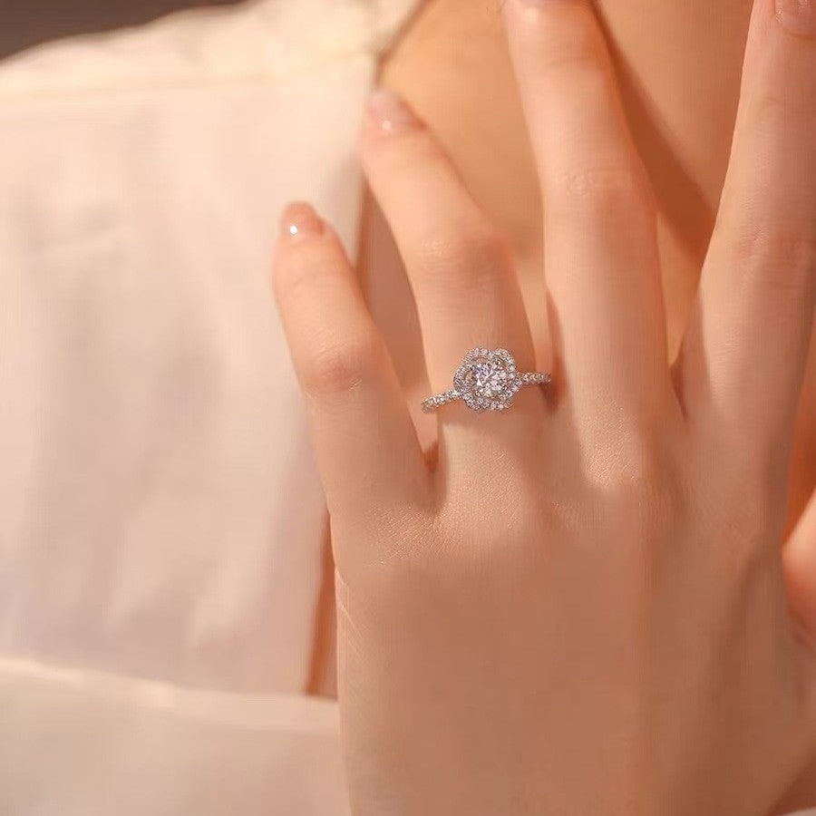 Floral Halo Center Stone Ring (Light Luxury Niche Engagement Ring)
