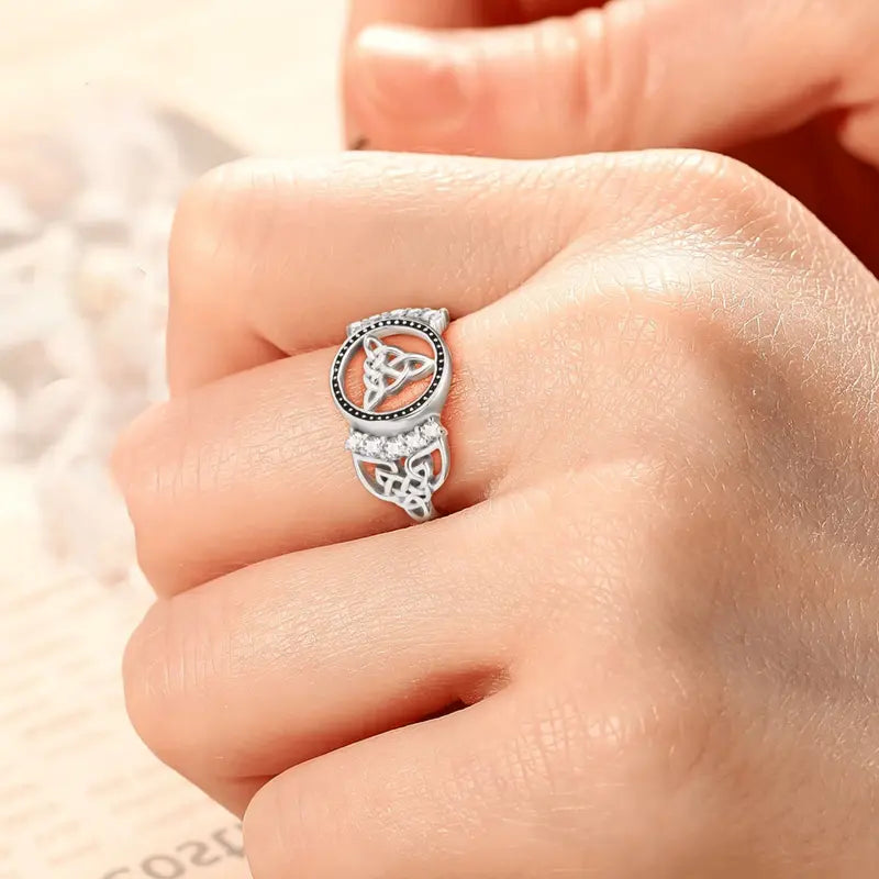 Witch's Knot Cubic Zirconia Ring – Hecate Goddess Celtic Knot Design Vintage Witchy Jewelry for Women