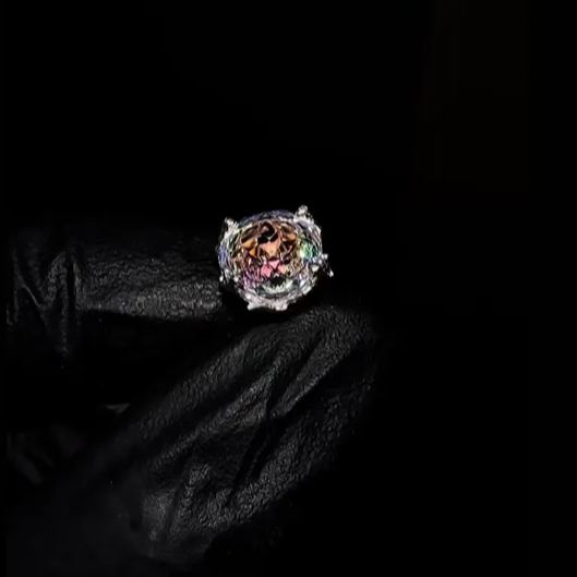 Dark Thorn Rose-Cut Single Diamond Screw-back Earring (Unisex)