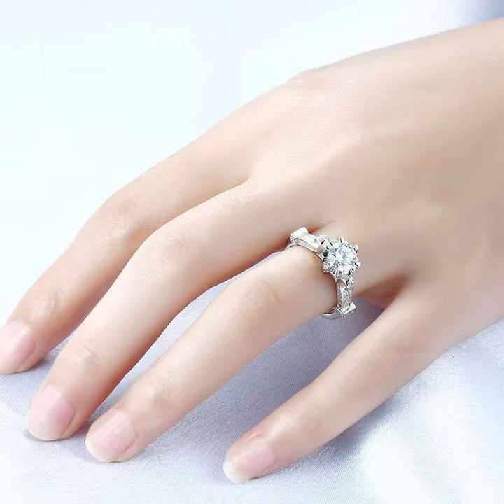 Palace Pattern Center Stone Ring (Women's Luxury Vintage Style)