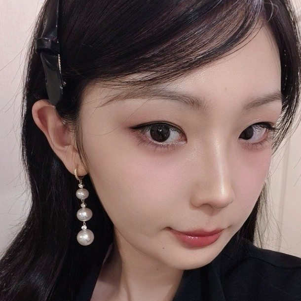 Graduated Pearl Long Drop Earrings (Elegant Slimming Statement Earrings)
