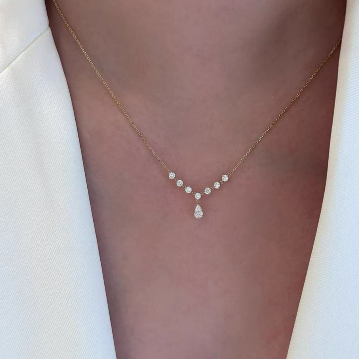 Seven-Star Teardrop Center Diamond Clavicle Chain (Light Luxury Niche Fresh Necklace)
