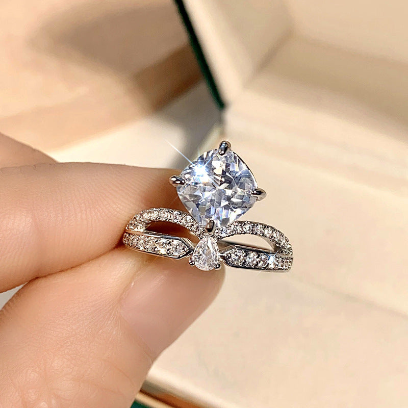 S925 Silver Cushion‑Cut Twisted Shank Diamond Ring, Two‑Color Option Luxury Engagement Ring for Women
