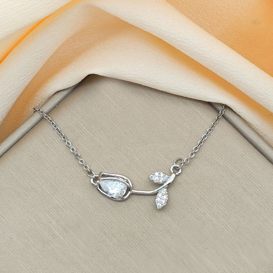 Tulip Gemstone Choker Set (Light Luxury Niche Fresh Necklace)
