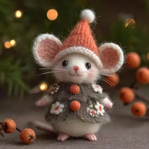 Needle Felted Gift Mouse Ornament (Healing Handmade Decoration)