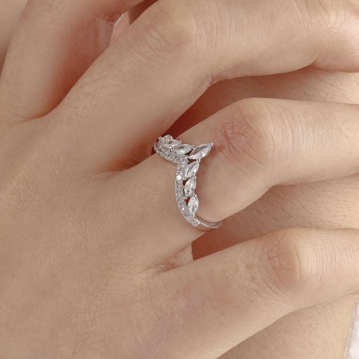 V-Shape Marquise Diamond Hollow Ring, Gold & Silver Tone Luxury Ladder Crystal Slimming Band