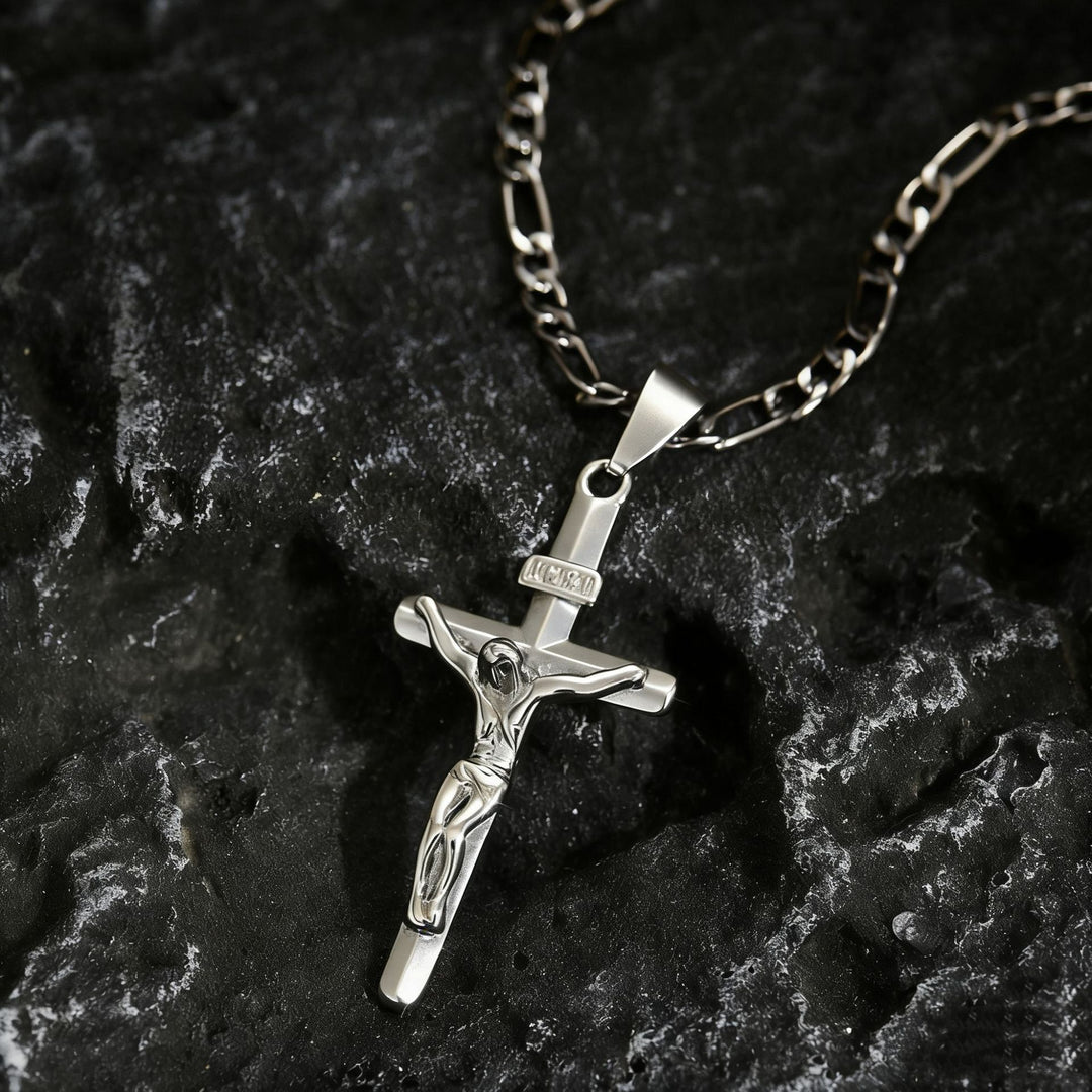 Jesus Cross Pendant Necklace (Vintage Faith Style Personalized Accessory)