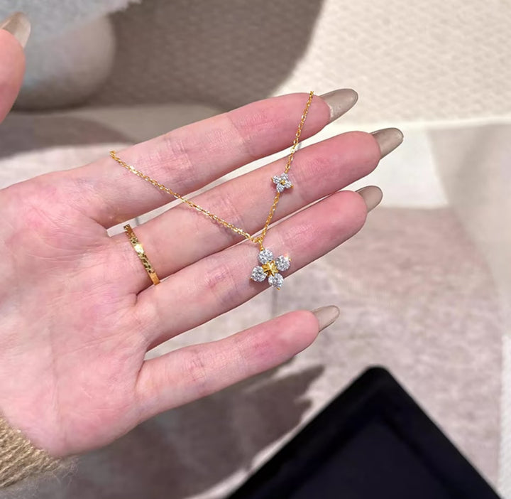 Double Four‑Leaf Clover Diamond Clavicle Necklace