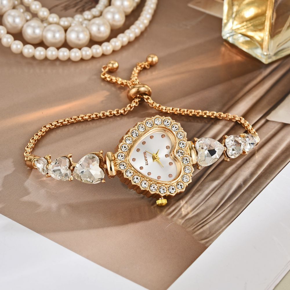 Vintage Pave Diamond Heart Bracelet Watch (Sweet-Cool Girlish Style Light Luxury Accessory Watch)