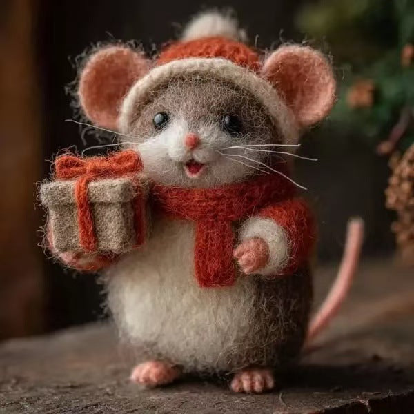 Needle Felted Gift Mouse Ornament (Healing Handmade Decoration)