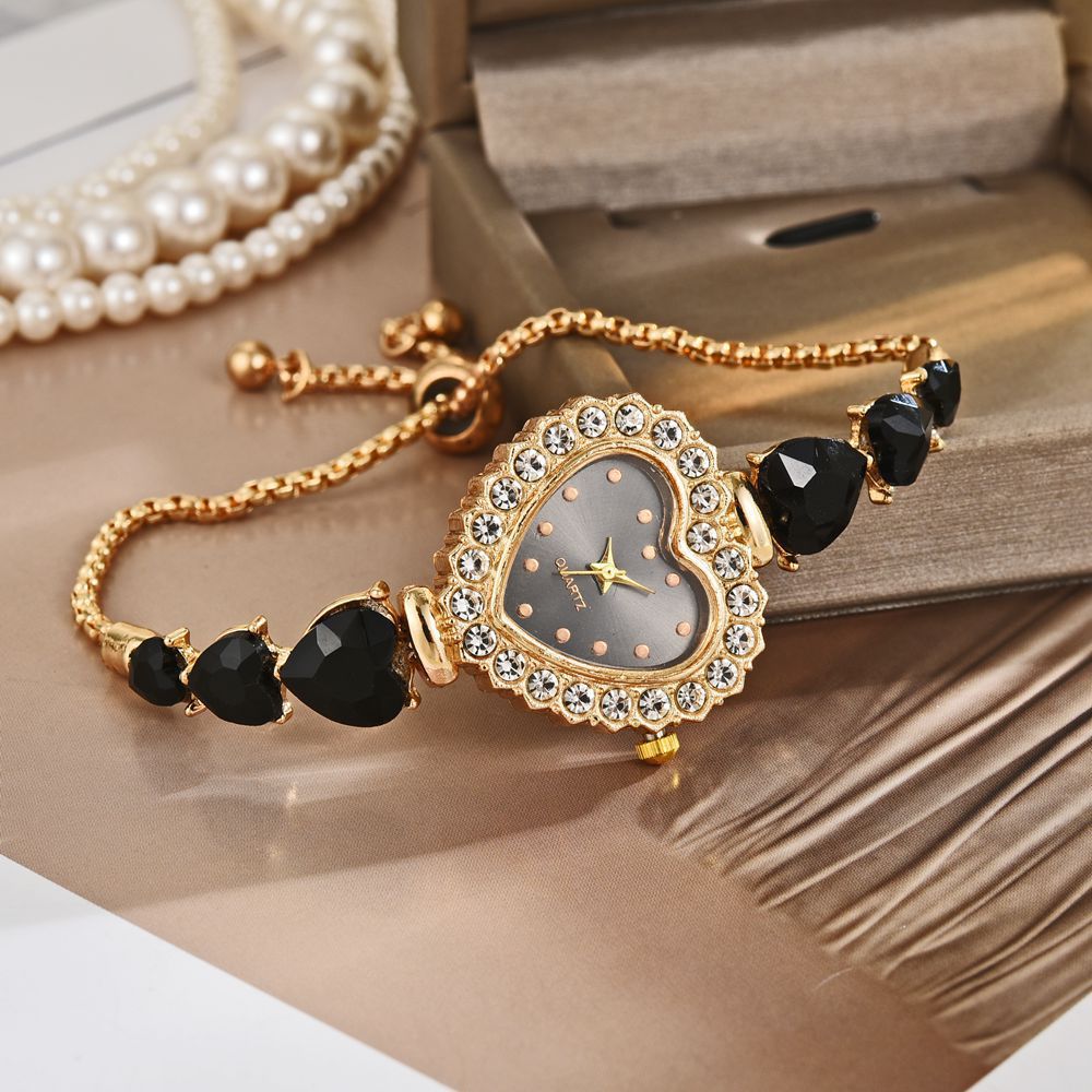Vintage Pave Diamond Heart Bracelet Watch (Sweet-Cool Girlish Style Light Luxury Accessory Watch)