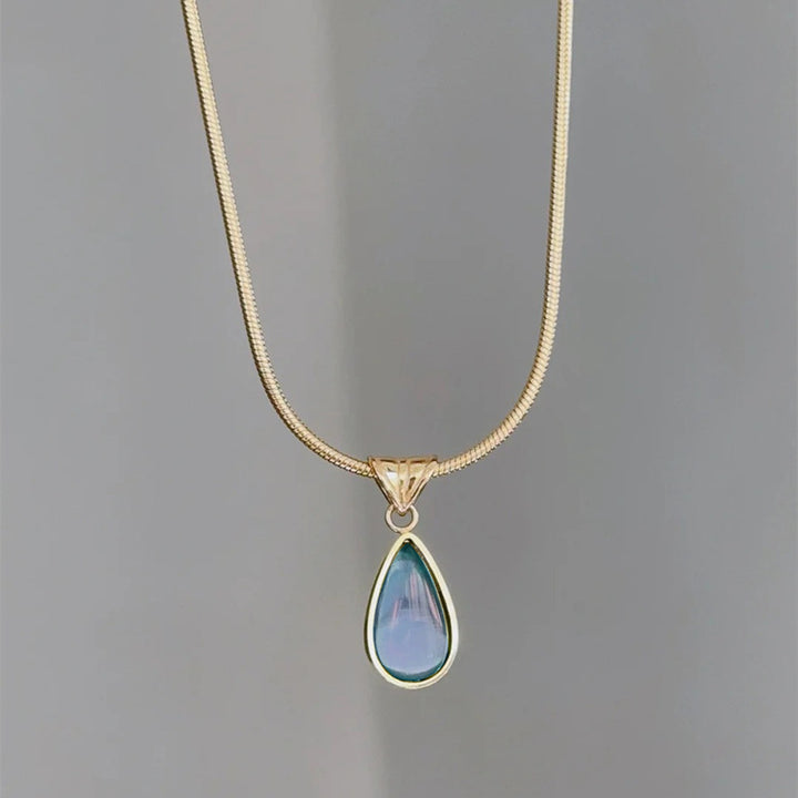 Teardrop Iridescent Gem Snake Chain Necklace (Cool & Gentle High-End Choker)