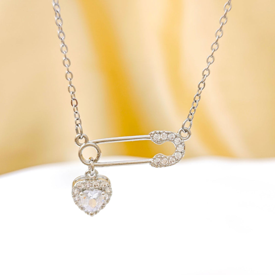 Safety Pin & Heart Diamond Choker (Sweet-Cool Girl Vibe Style)