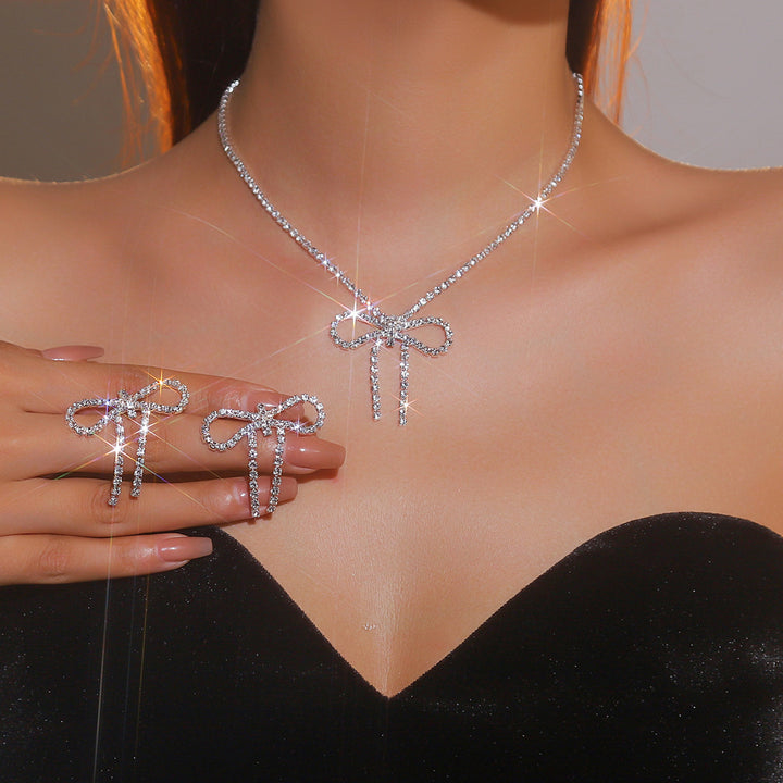 Luxury Diamond‑Inlaid Necklace & Earring Jewelry Set for Banquet