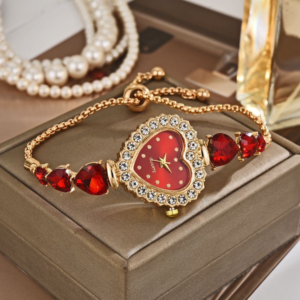 Vintage Pave Diamond Heart Bracelet Watch (Sweet-Cool Girlish Style Light Luxury Accessory Watch)