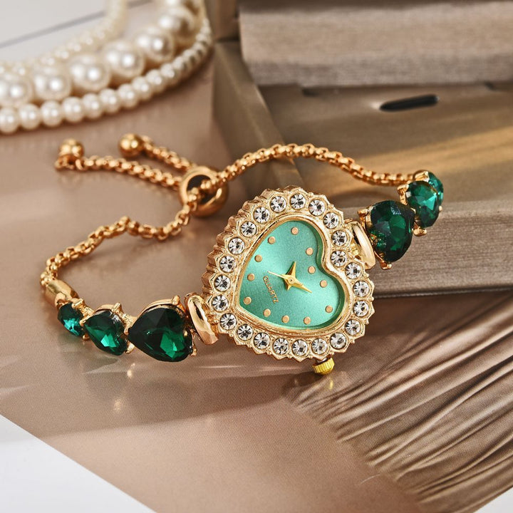 Vintage Pave Diamond Heart Bracelet Watch (Sweet-Cool Girlish Style Light Luxury Accessory Watch)
