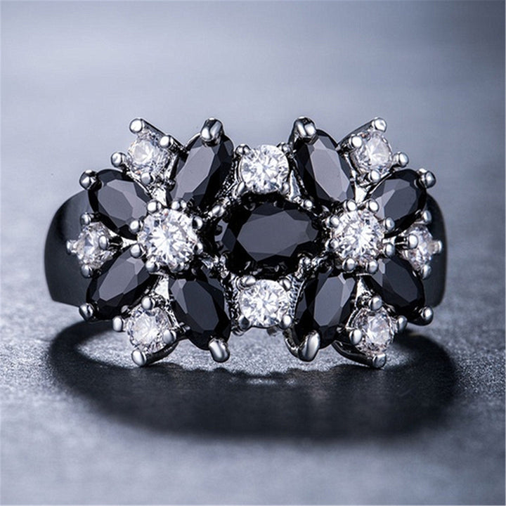 Oval‑Cut Centre Stone Marquise‑Accent Cluster Ring For Women, 8 Color Options