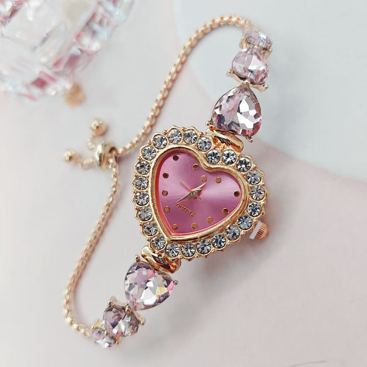 Vintage Pave Diamond Heart Bracelet Watch (Sweet-Cool Girlish Style Light Luxury Accessory Watch)